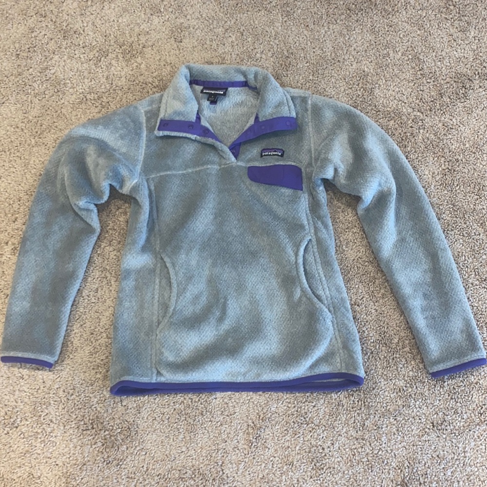 Patagonia gray & purple crewneck with pockets- size small